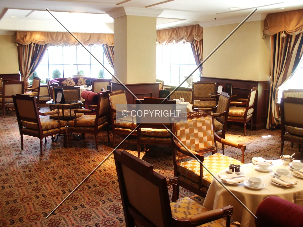 Breakfast tables at the southwest corner of the ground floor