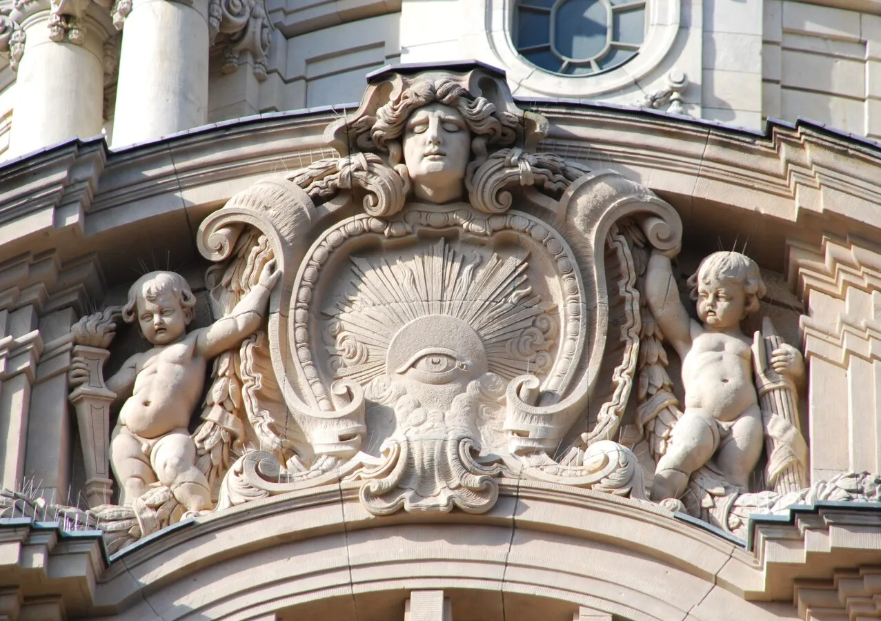 Ornamentation with eye in the middle