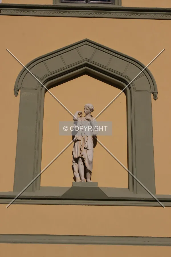 Statue on the south facade