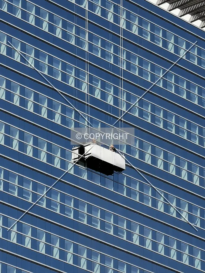 Facade maintenance unit