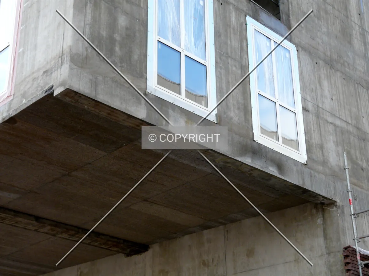 Detail of a beam of the cantilever on the east side