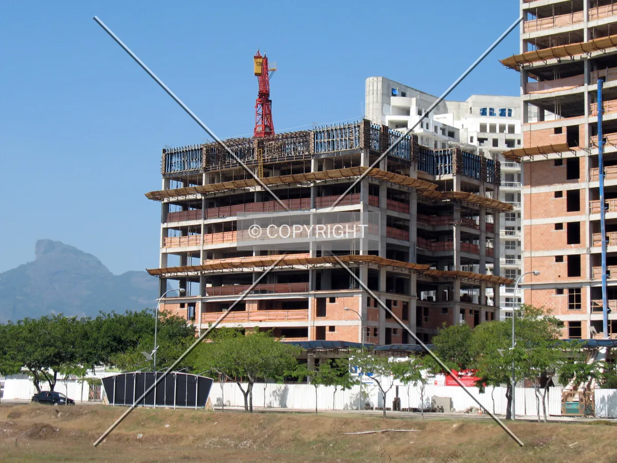 Structure reaches the 9th floor