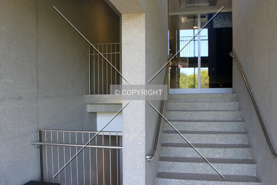 Photo 298-028-825