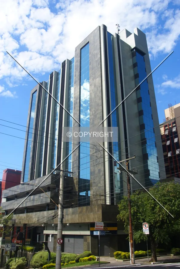Front and lateral view as seen across from Mostardeiro Avenue