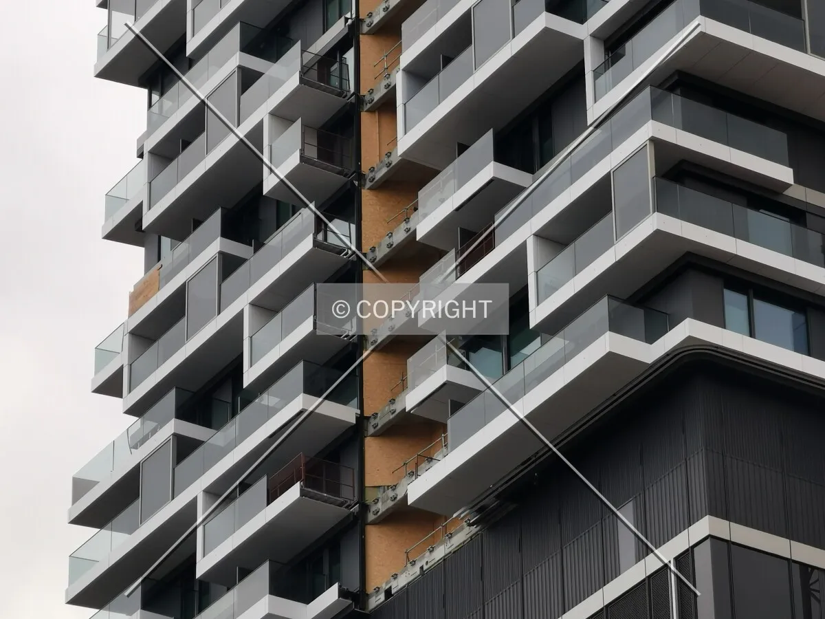 Photo 300-663-413