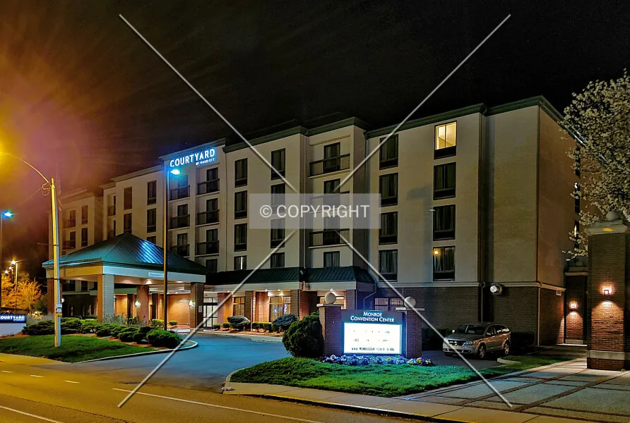 Photo 300-852-372