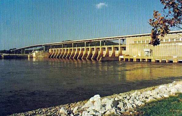 Vintage view from the southwest showing the Thrasher Bridge