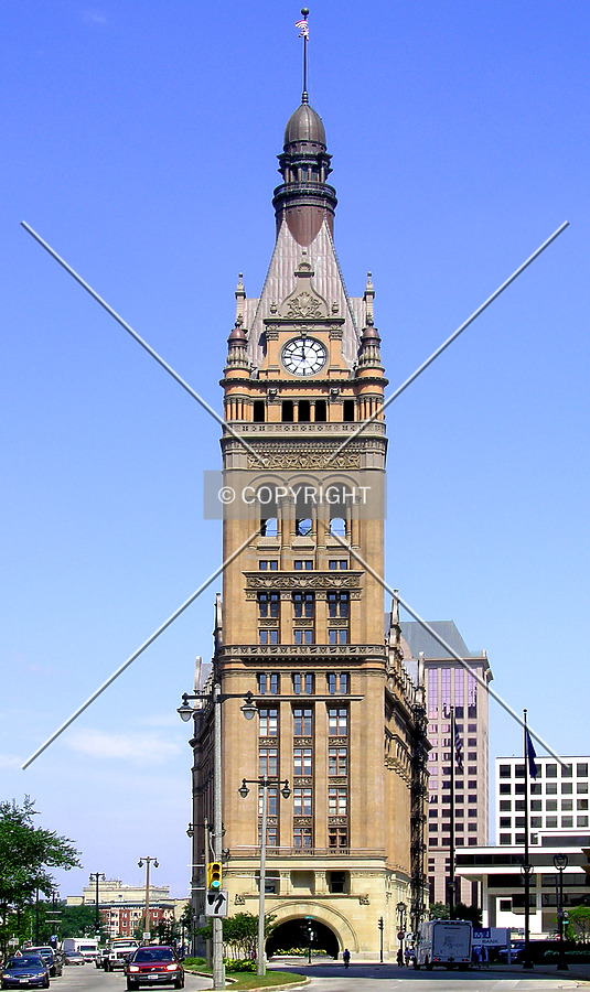 Milwaukee City hall from Water Street to the south