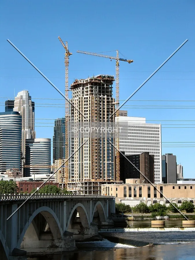 View to the south from the north end of the 3rd Avenue Bridge over the Mississippi River
