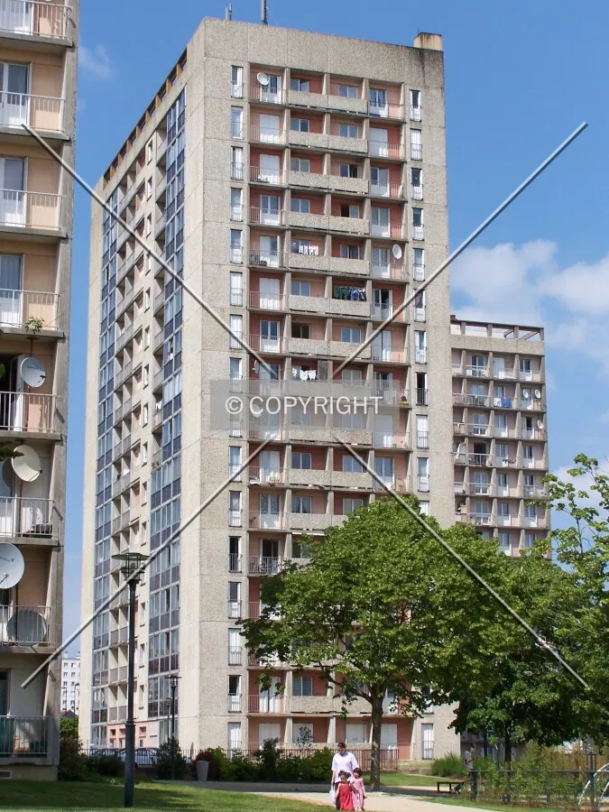 Angle sud-ouest vu depuis la Rue d'Espagne