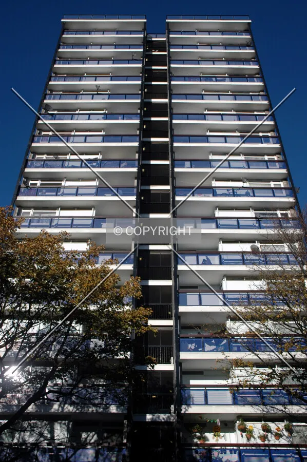 Looking up from Rotherhithe New Road