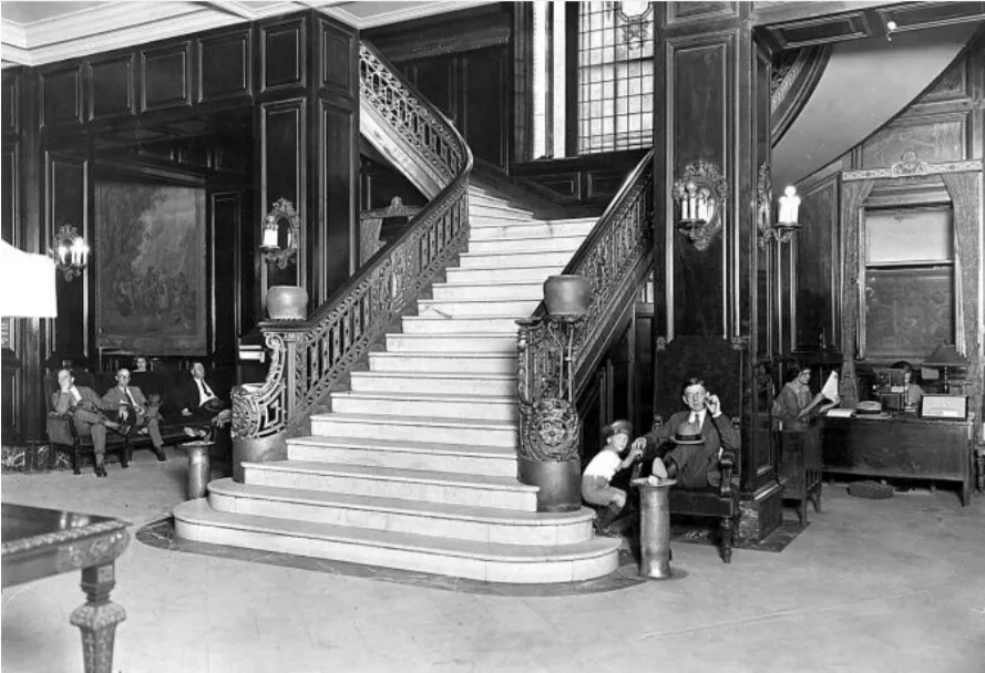 Lobby view in 1929
