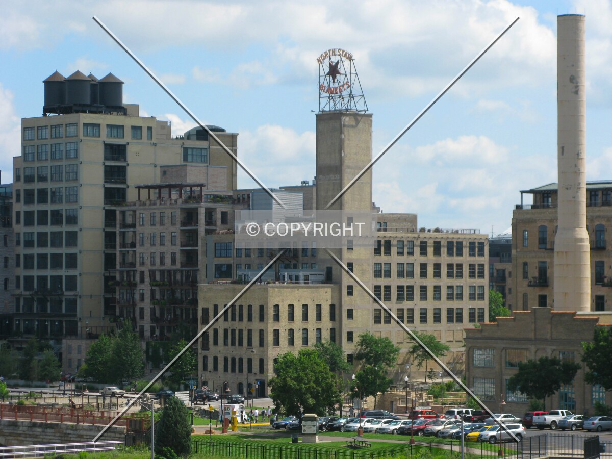 View to the south from the 3rd Avenue Bridge over the Mississippi River