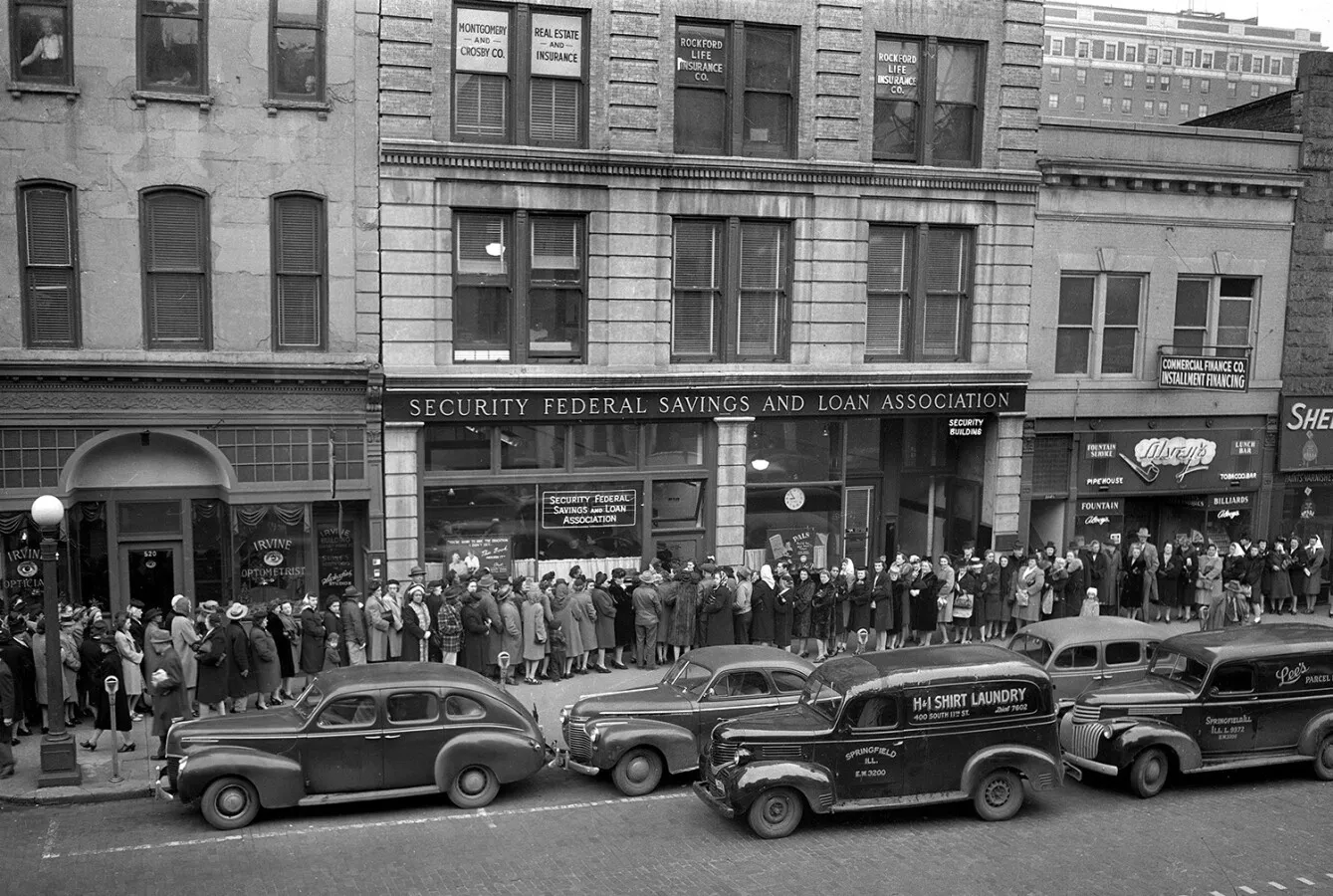 Vintage view of the lower floors; December 12, 1946