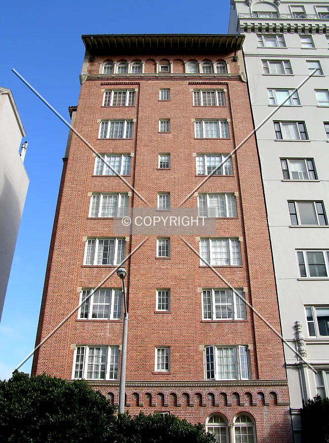 Looking up from across Vallejo Street to the south
