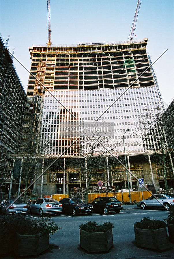 Main facade at Alfred-Herrhausen-Allee