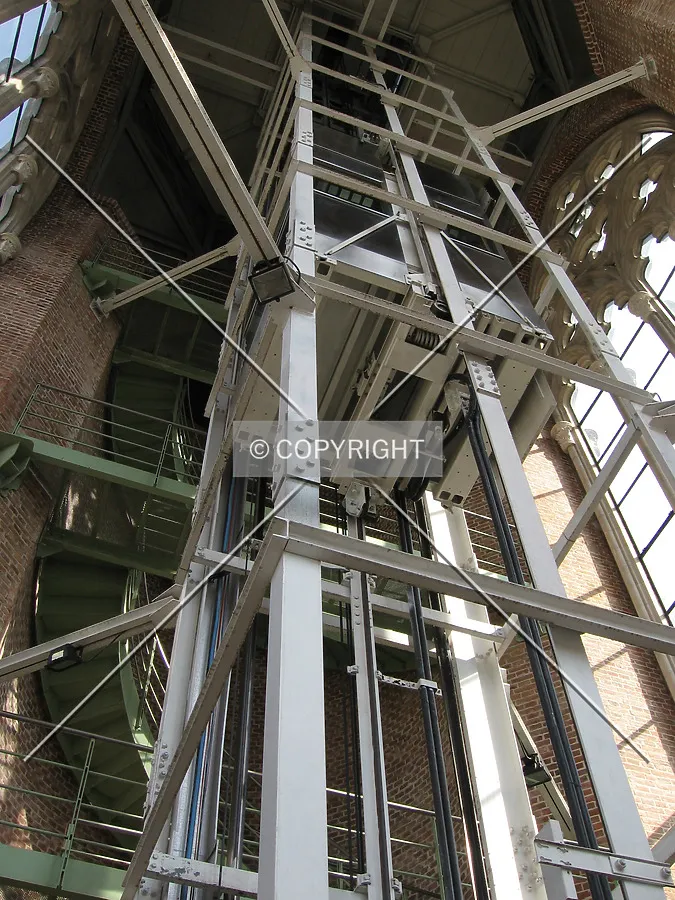 Structure supports of the elevator