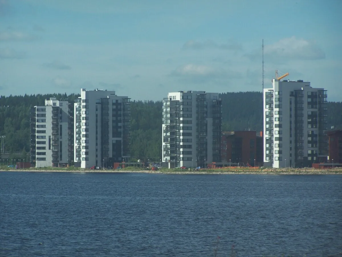 Lutakko housing from the east