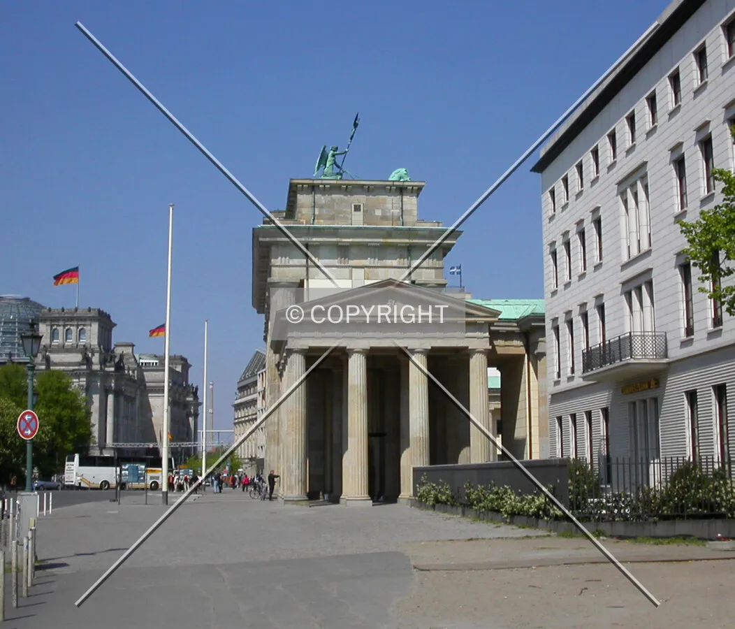 The monument as seen from the southern side