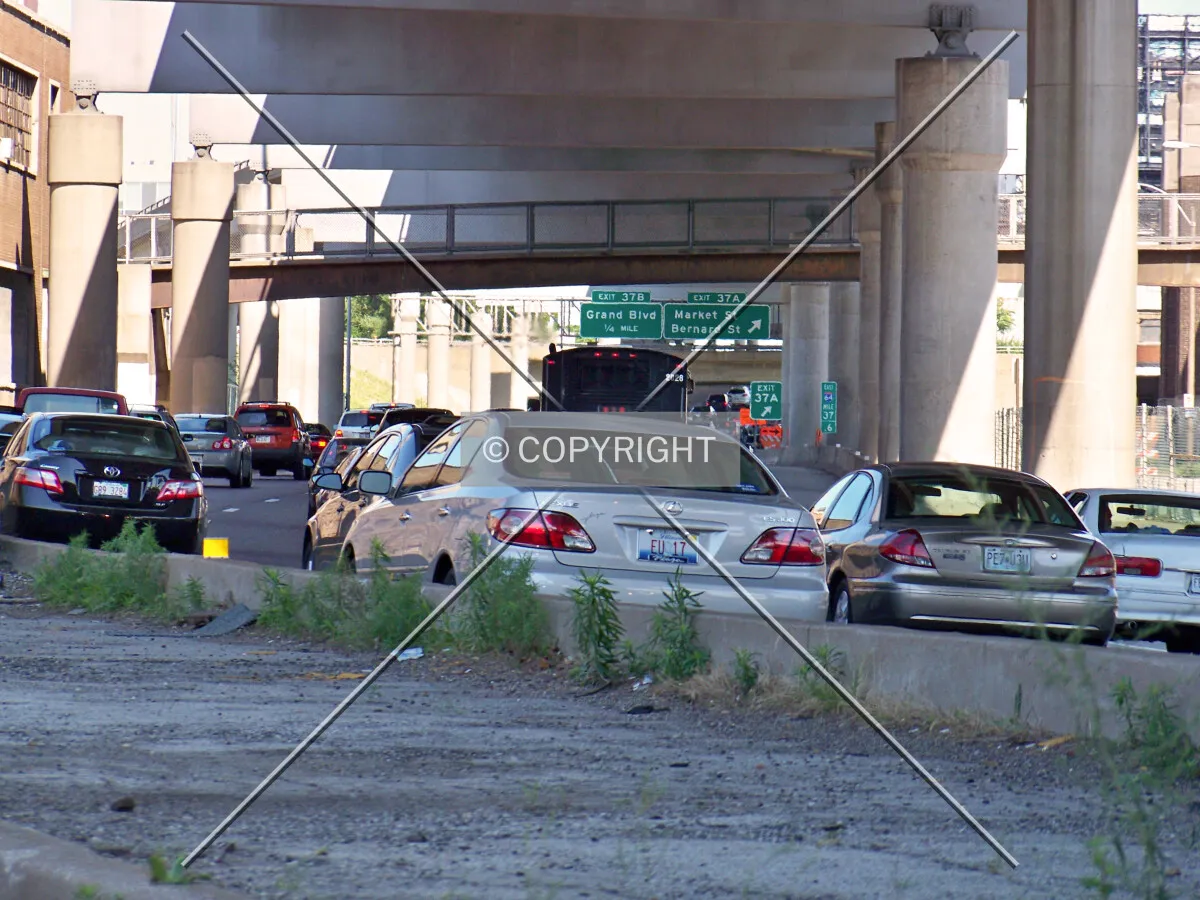 View east along Highway 40/Interstate 64 during rush hour