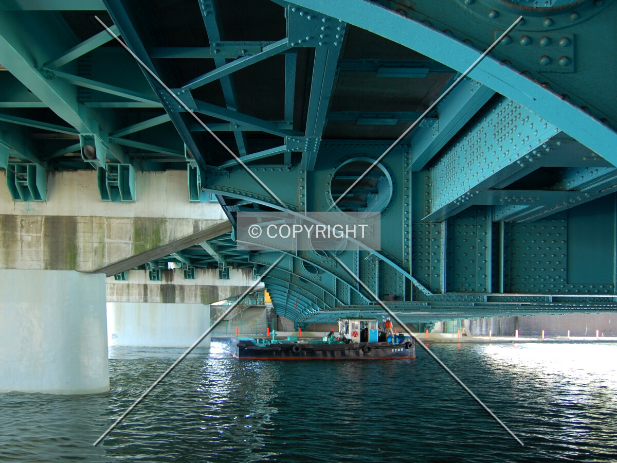 Underside from the north