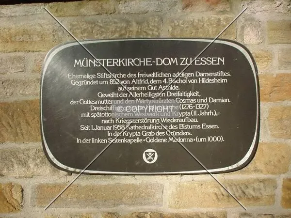 Wall shelf with description of the dome