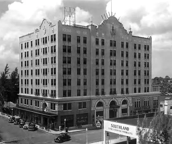 Photo 325-652-759