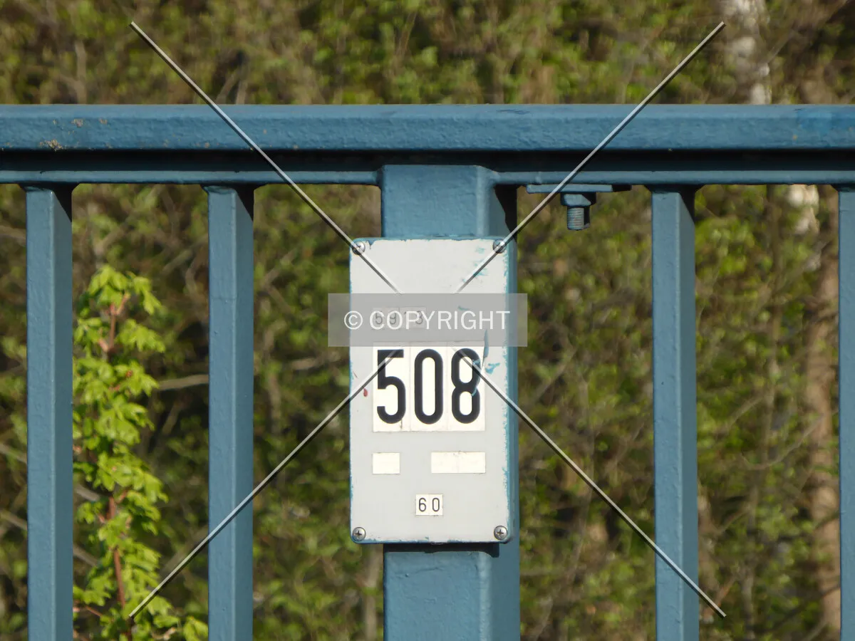 Photo 325-698-848