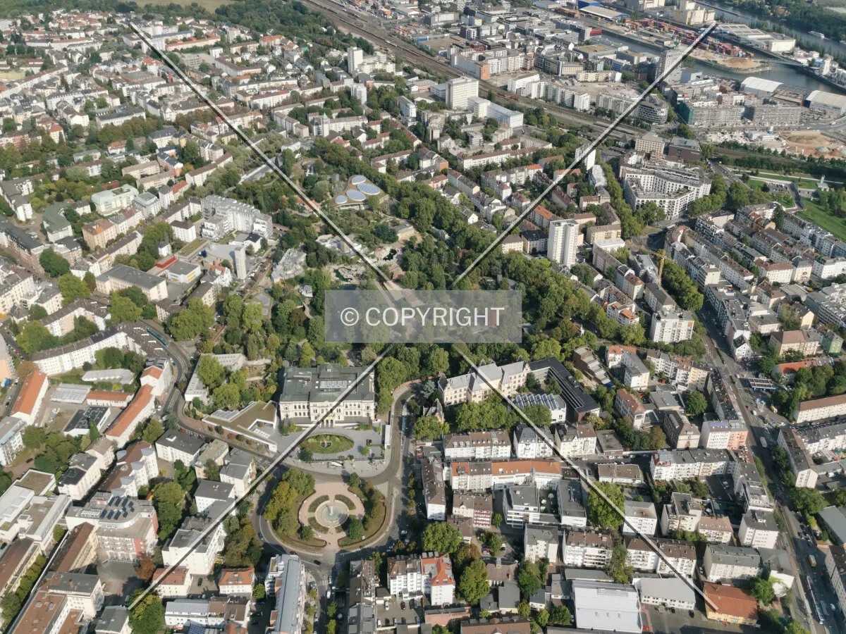 Flight with a helicopter over Frankfurt
