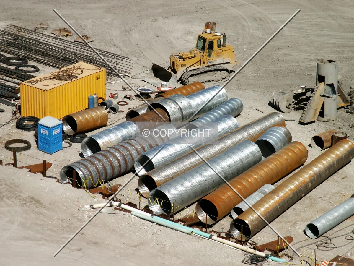 Caisson tubes and construction equipment