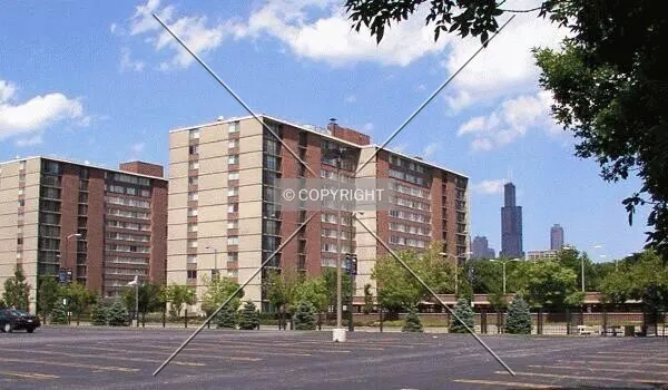 Photo 327-596-732