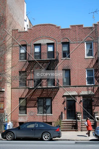 Photo 327-777-967