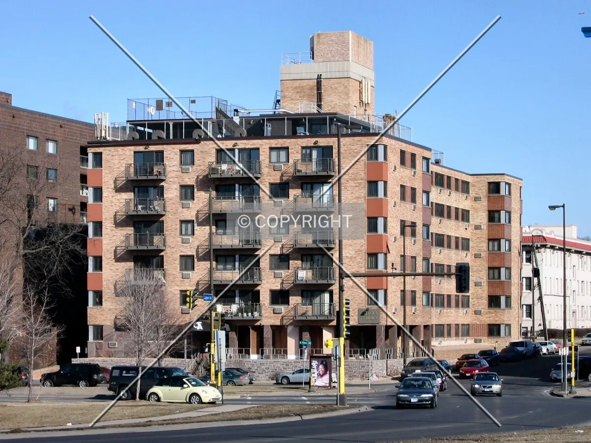 View to the east along Lagoon Avenue