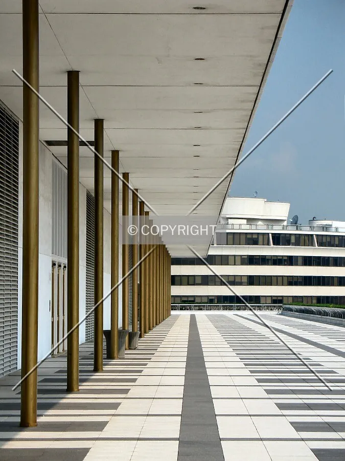 View to the north along the east side of the terrace, toward Watergate