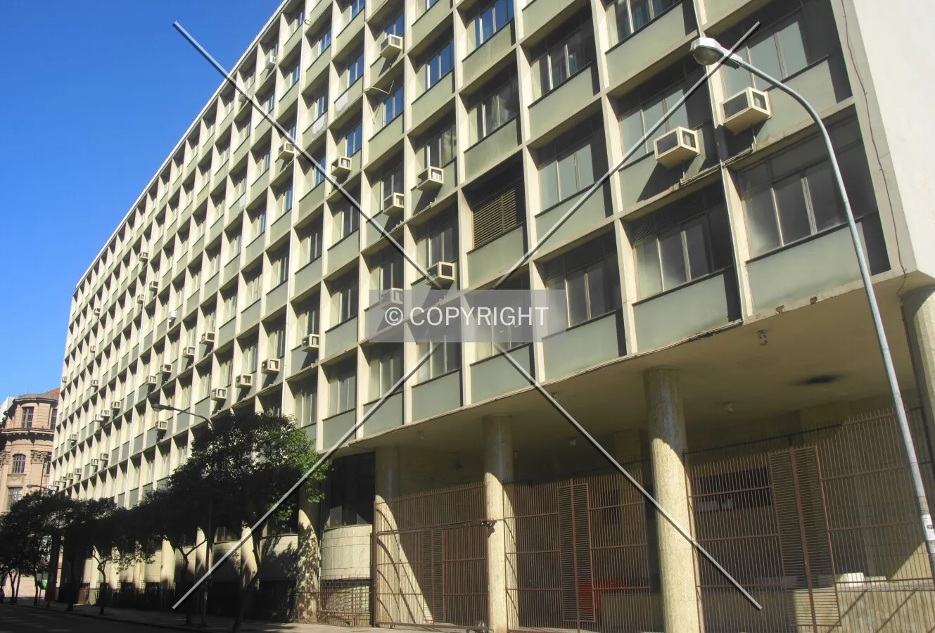 Lateral view from across General Câmara Street