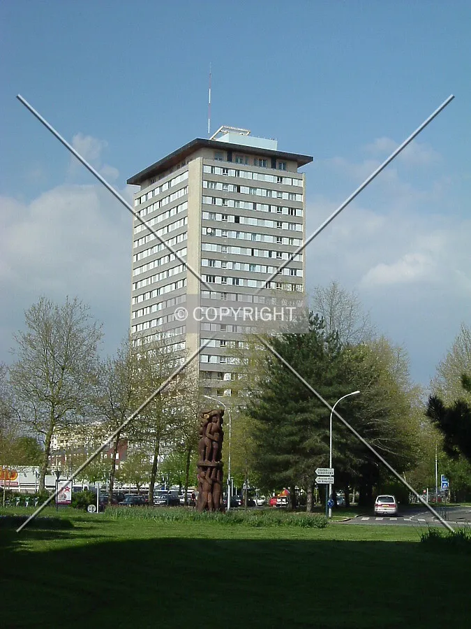 Vue depuis le rond-point des Forces Françaises de L'ONU