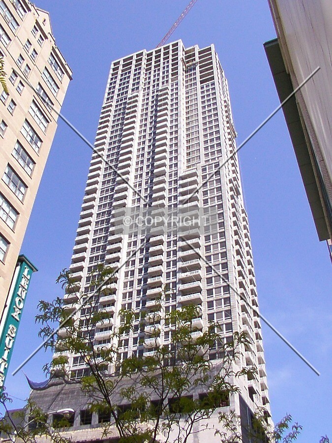 South side from Rush Street; 23 May 2003