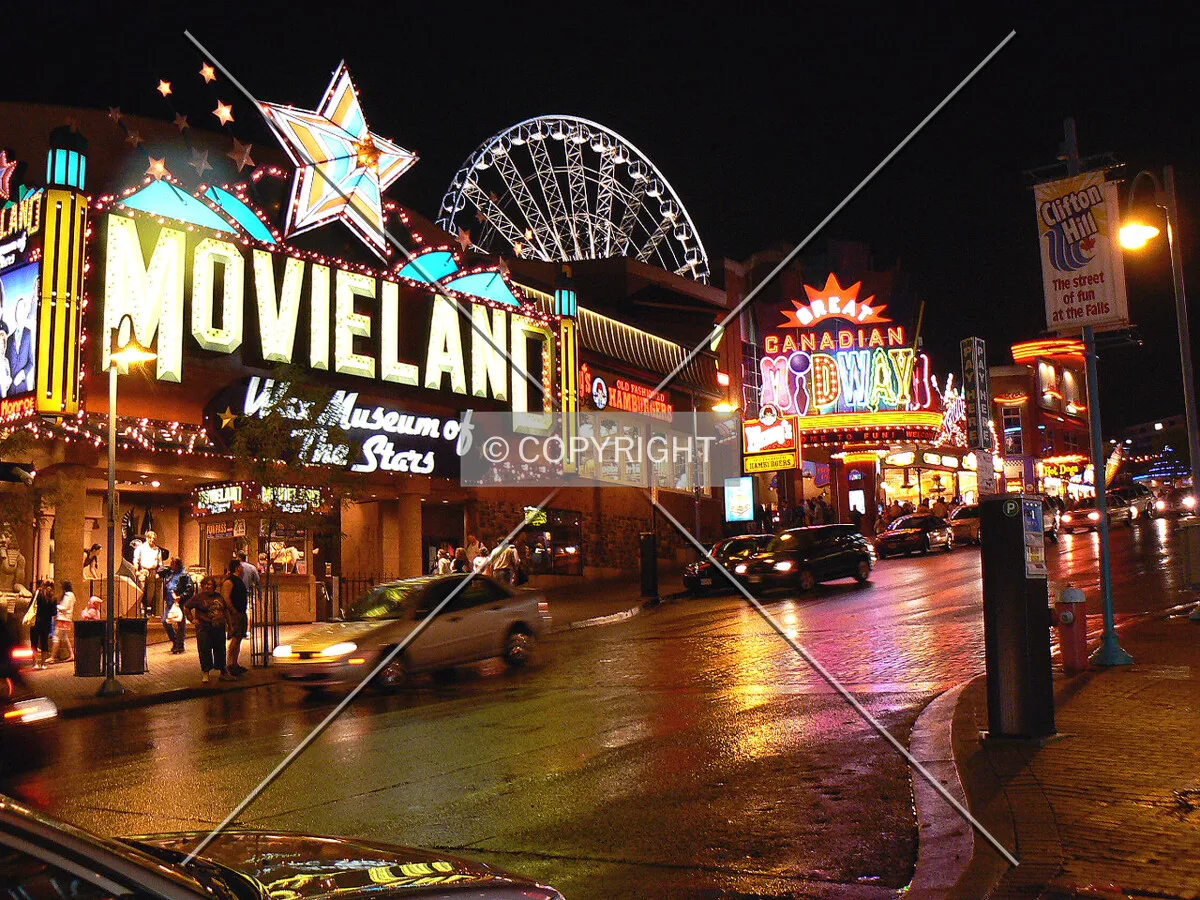 Clifton Hill at night