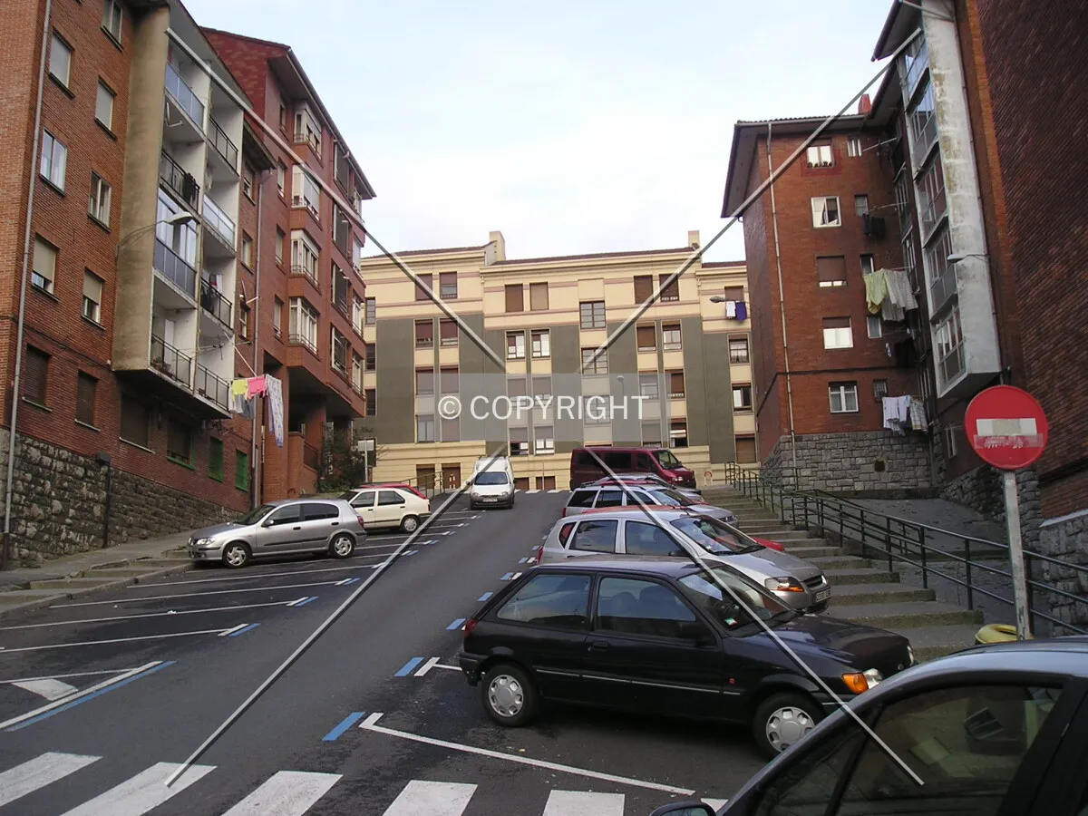 View towards the Torreurizar complex