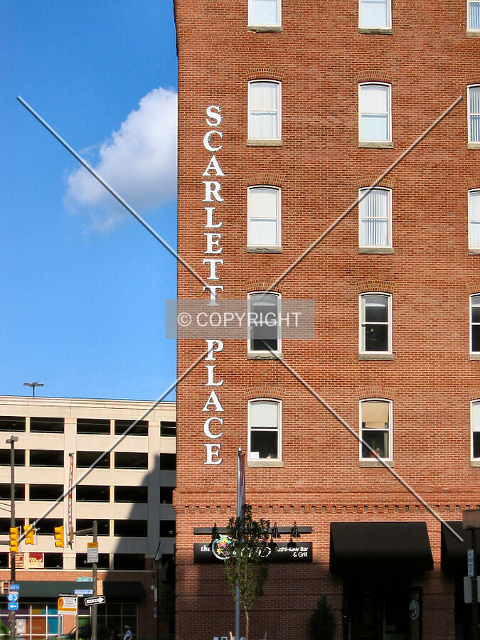 Building sign on the northwest corner