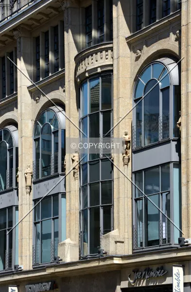 Photo 344-418-716