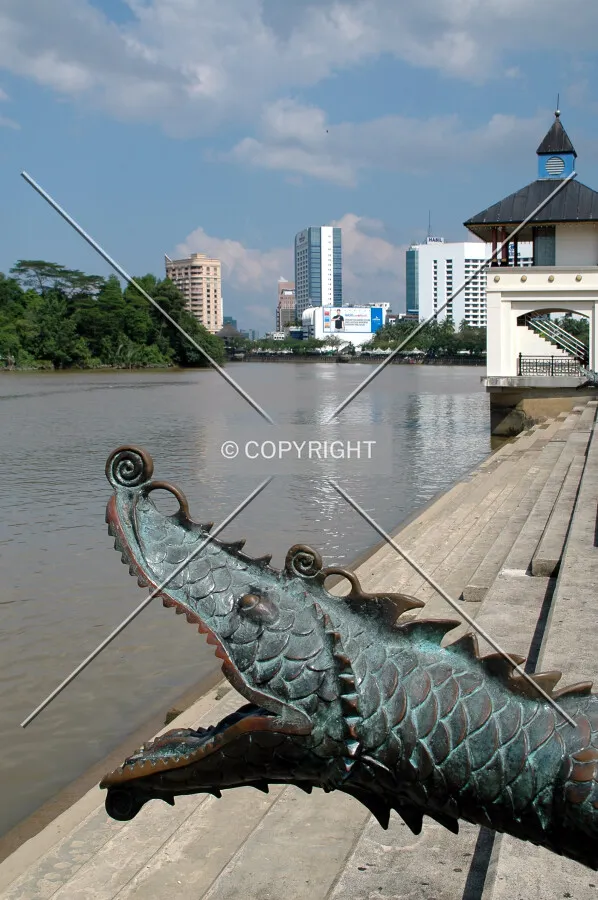Dragon sculpture on the riverside