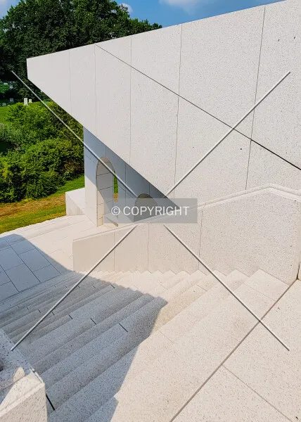 Photo 344-930-576