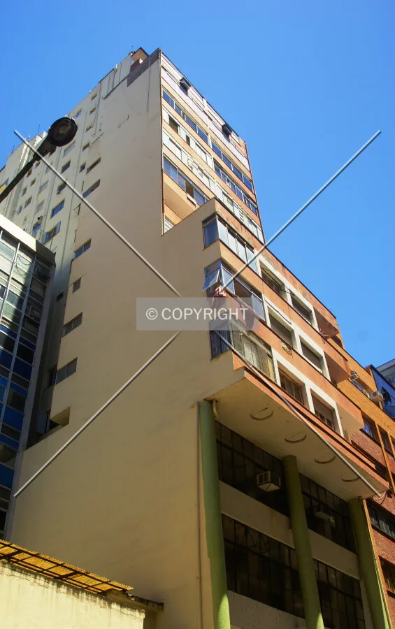 Looking up from across General Vitorino Street