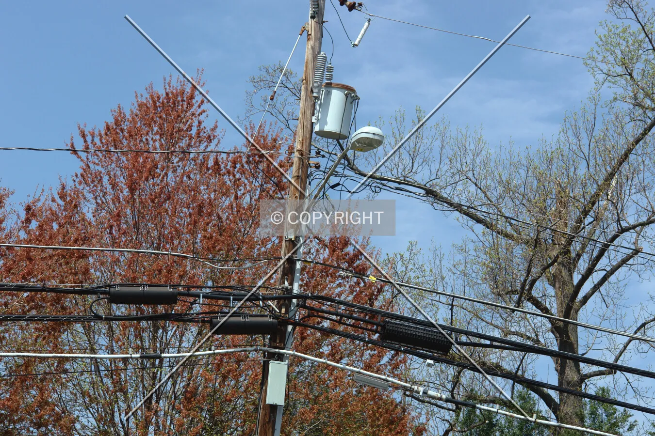 Power mast and electricity lines