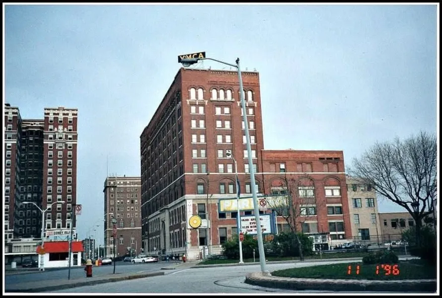 Photo 347-735-603