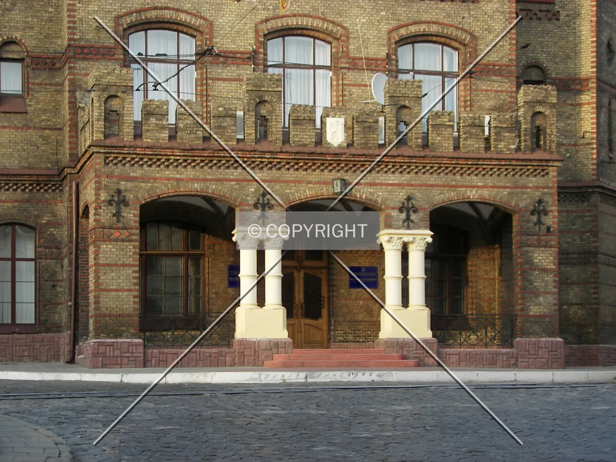 Entrance area seen from across Pidval'na Street
