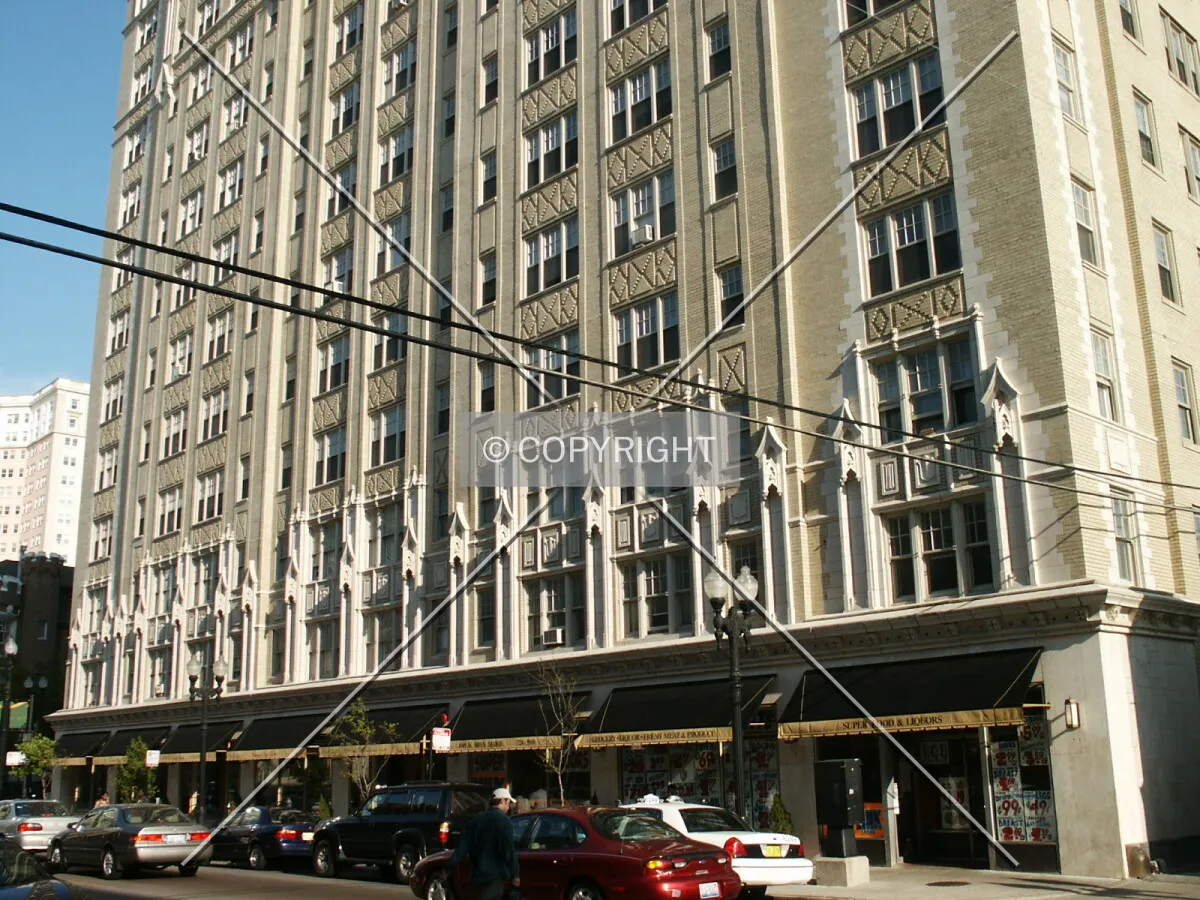 Lower floors on Bryn Mawr Avenue