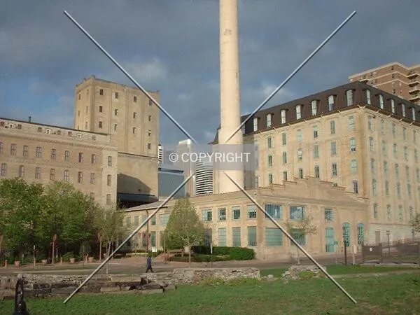 Skyline between the Ceresota Building & Crown Roller Mill, from the Stone Arch Bridge