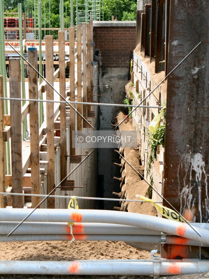 Crevice between the foundation and retaining walls